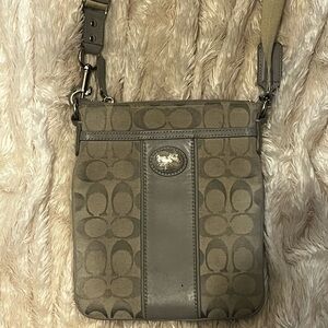 Coach Signature Sutton Swing Pack Silver Gray Crossbody Bag